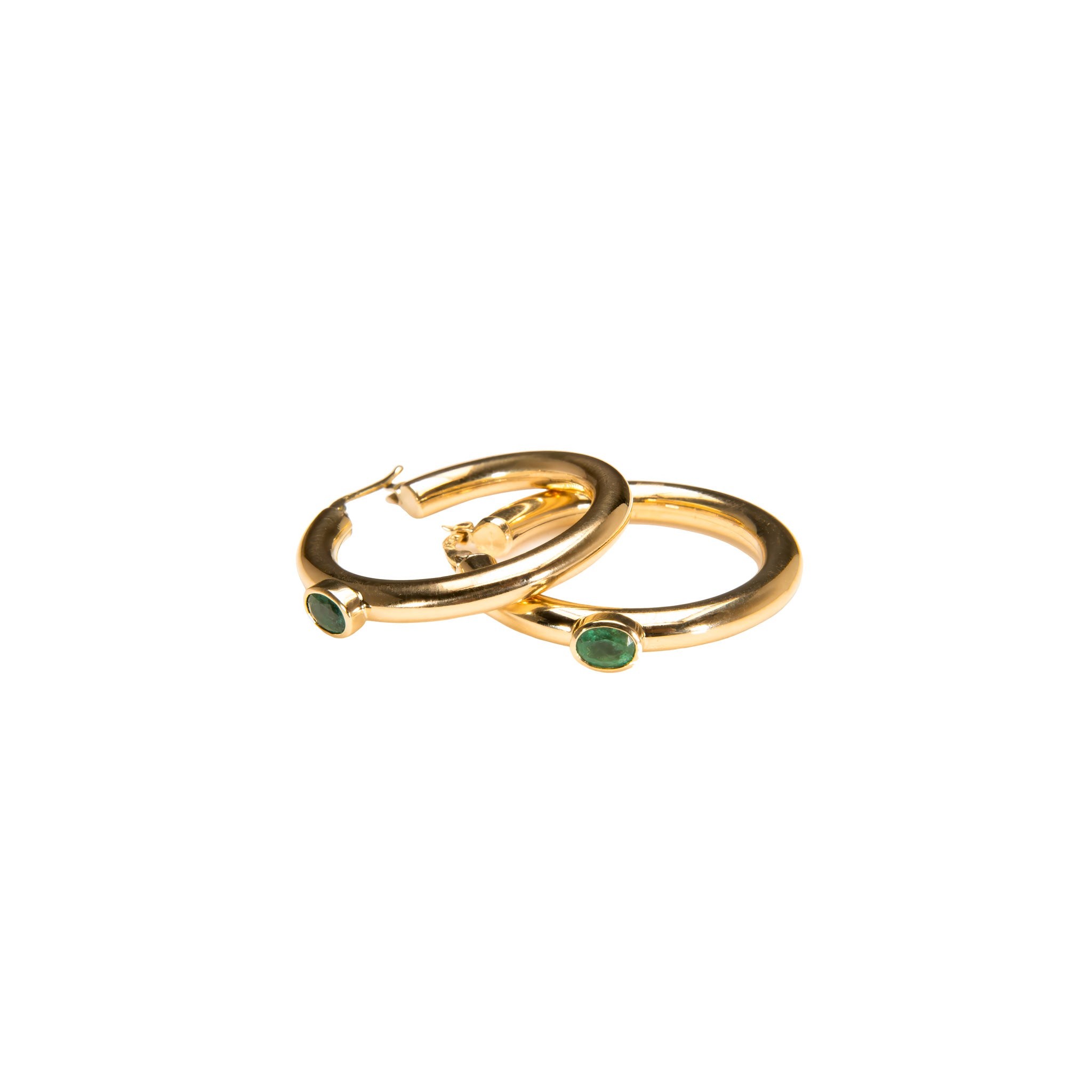 Brinco Nix argola com esmeralda e ouro 18k