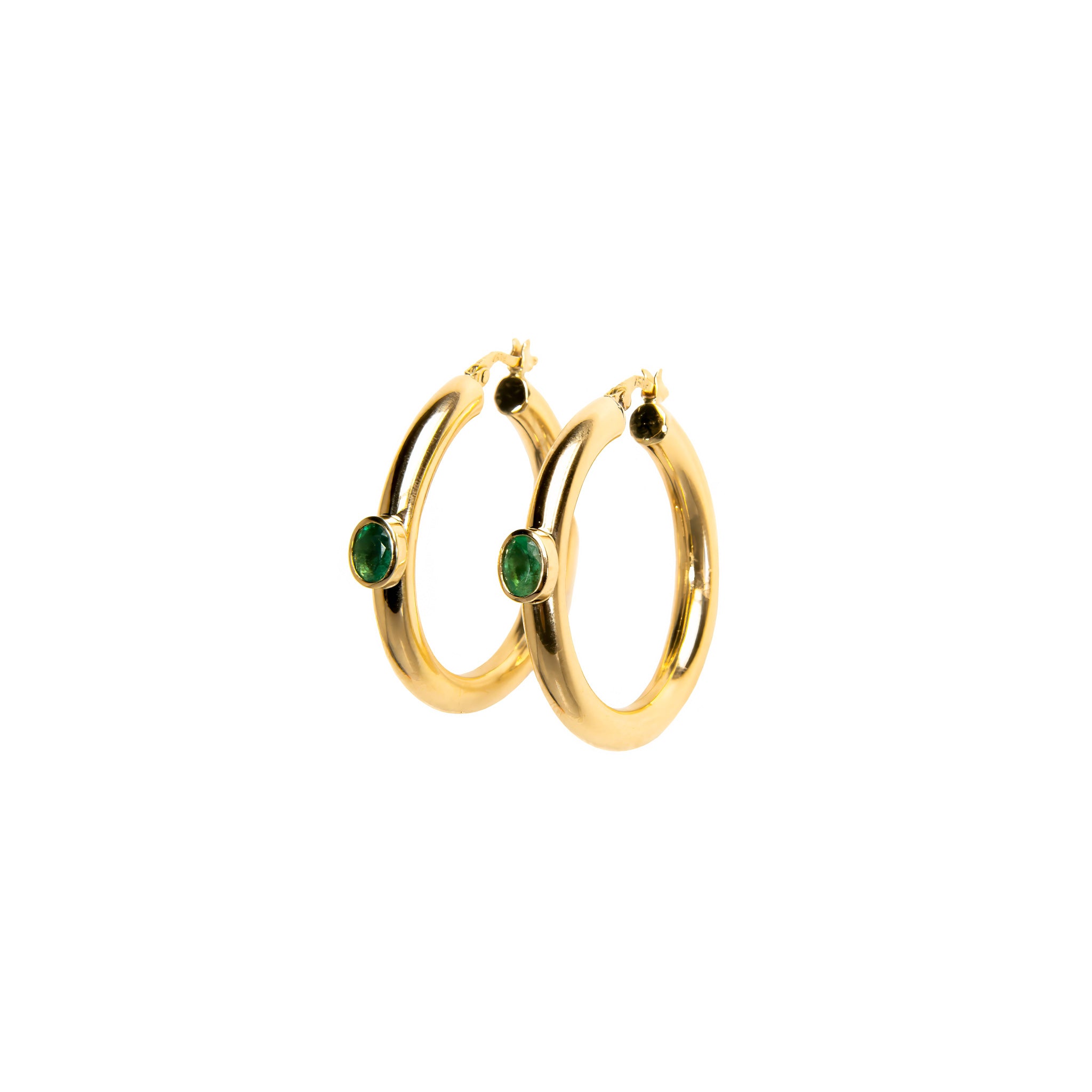 Brinco Nix argola com esmeralda e ouro 18k