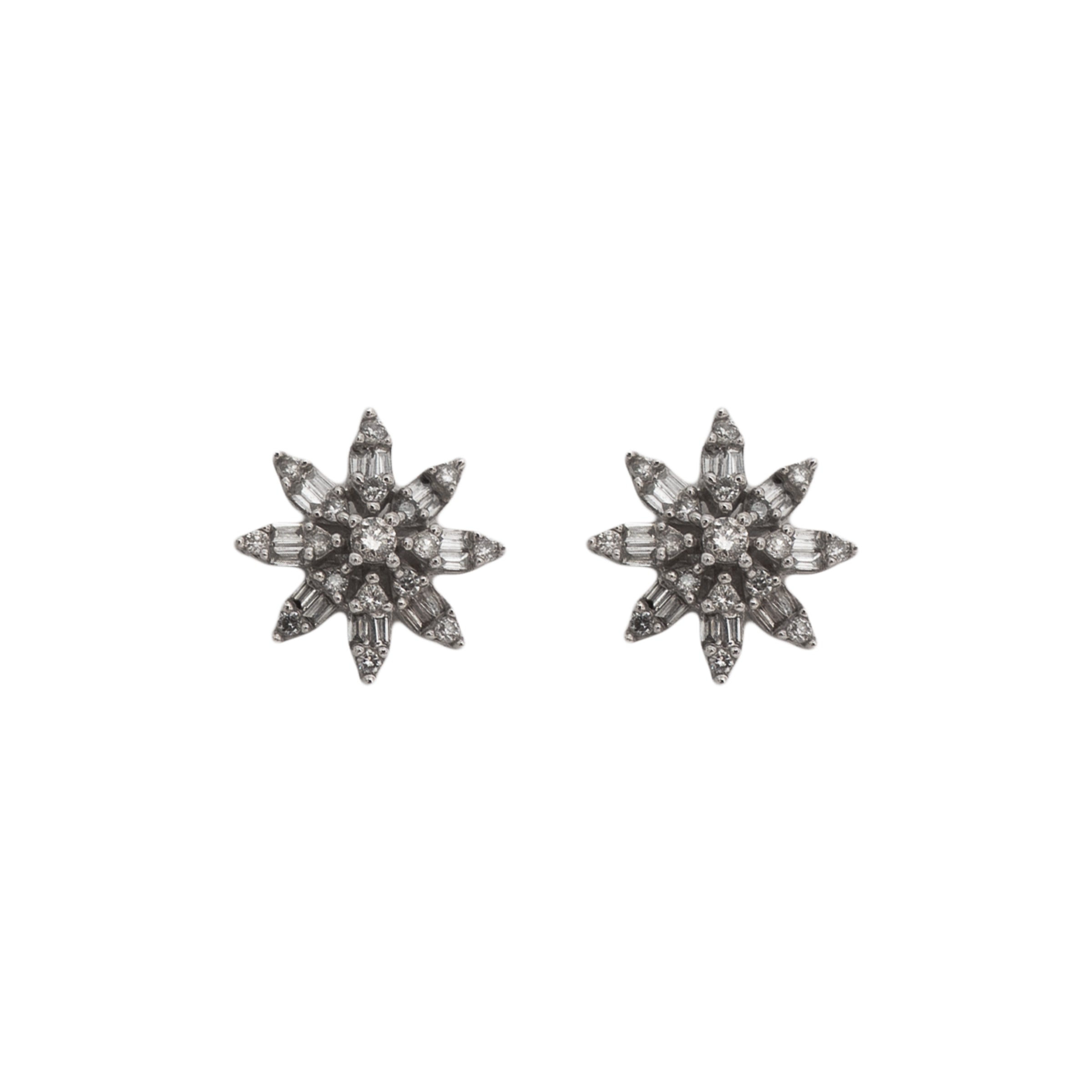 Brinco flor de diamante e ouro 18k
