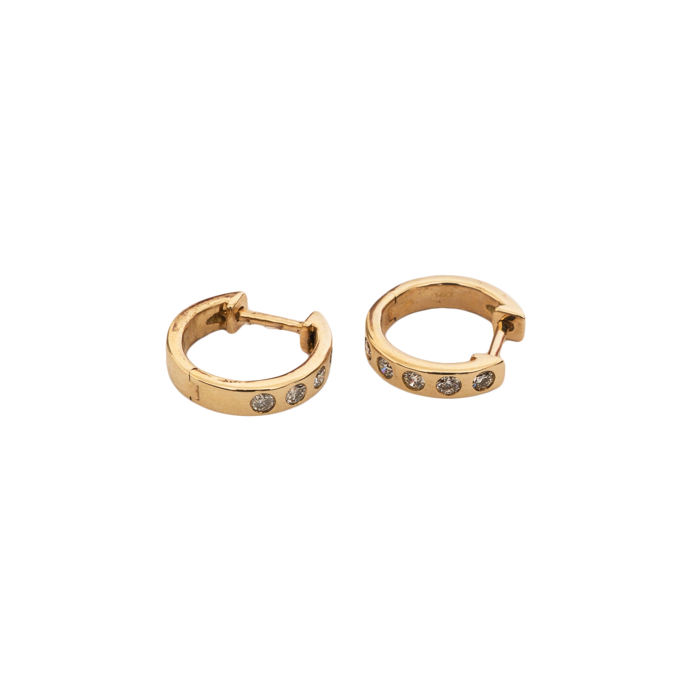 Brinco argola Hug com diamante e ouro 14k