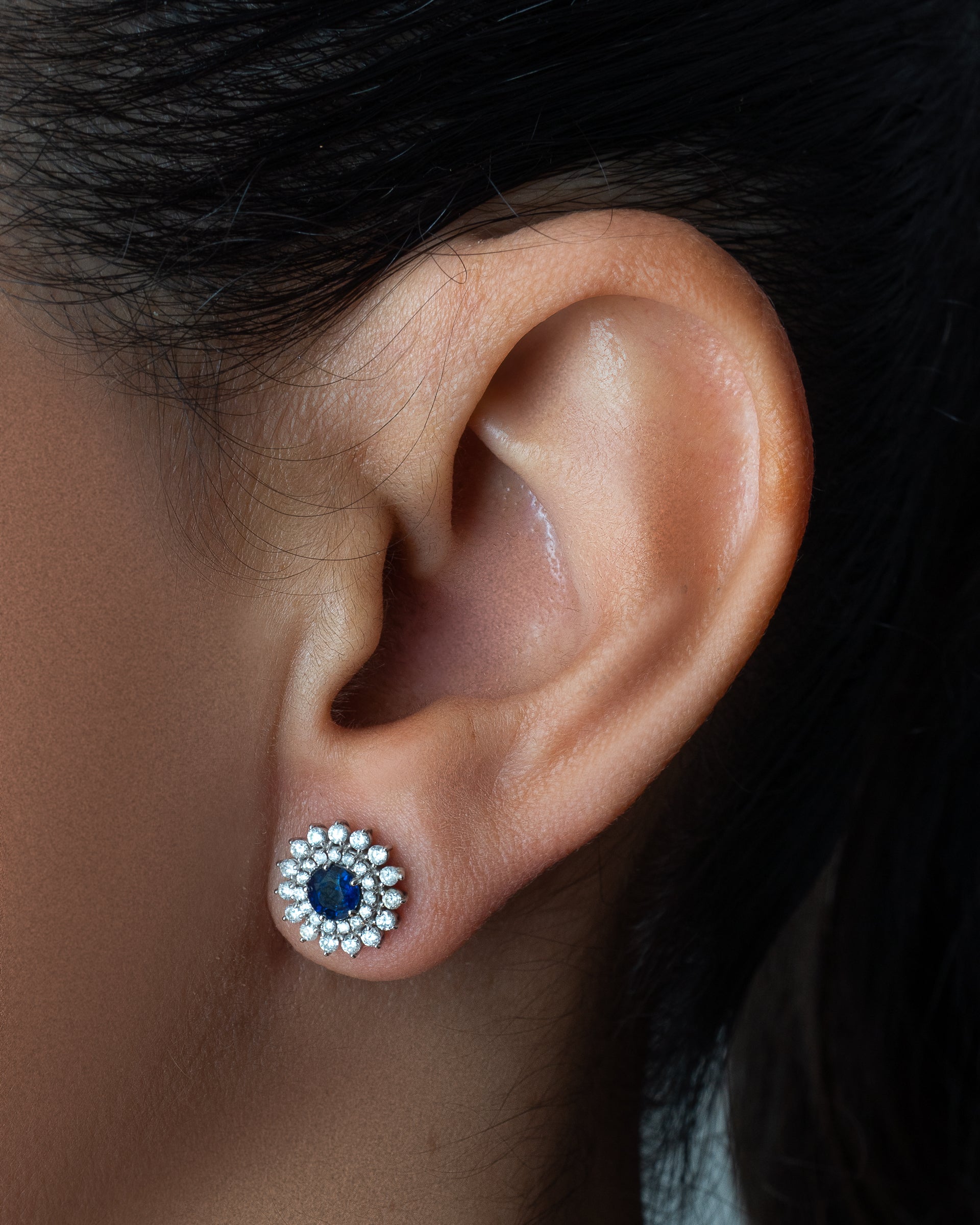 Brinco chuveiro com Safira e diamante, ouro 18k