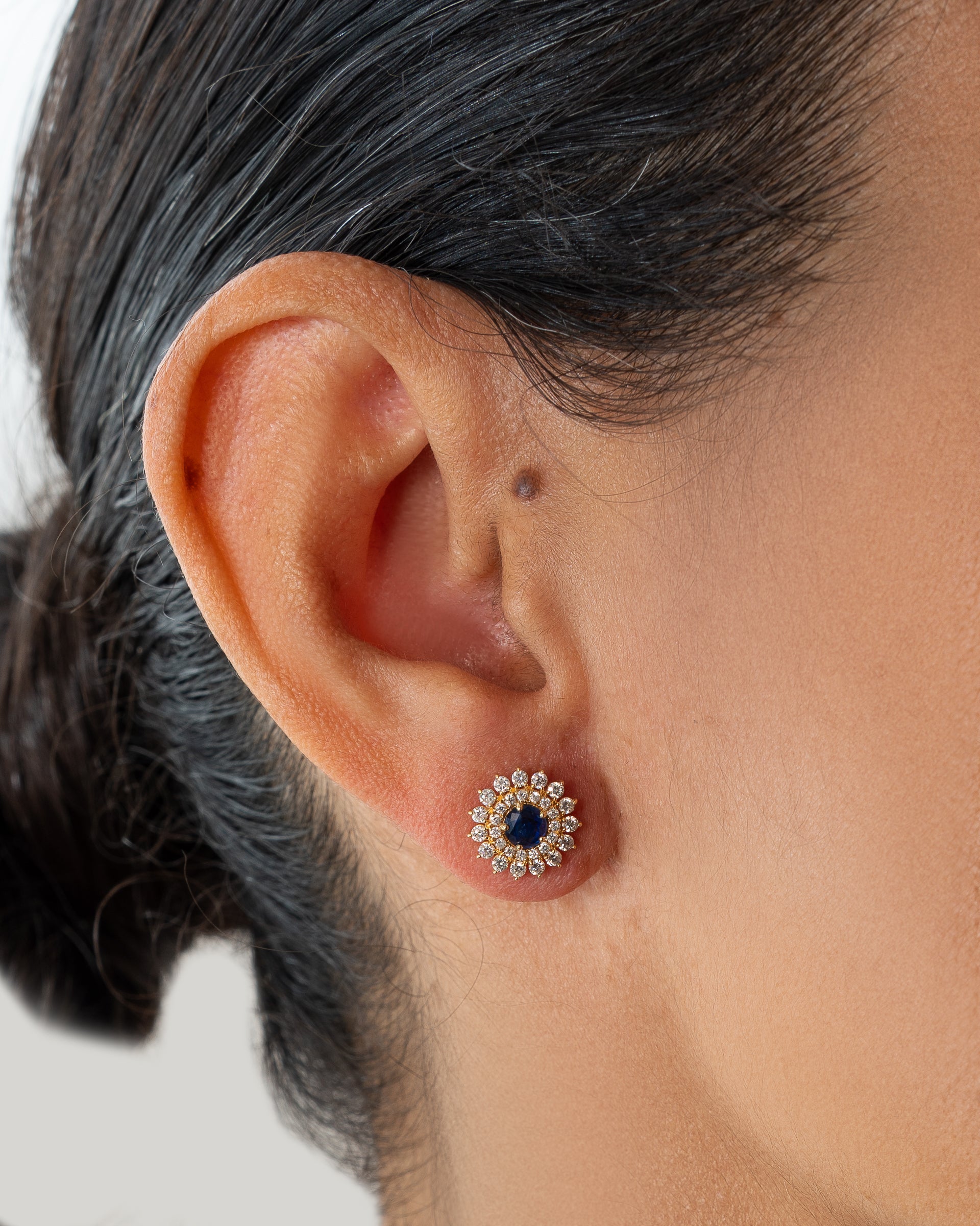 Brinco chuveiro com Safira e diamante, ouro 18k