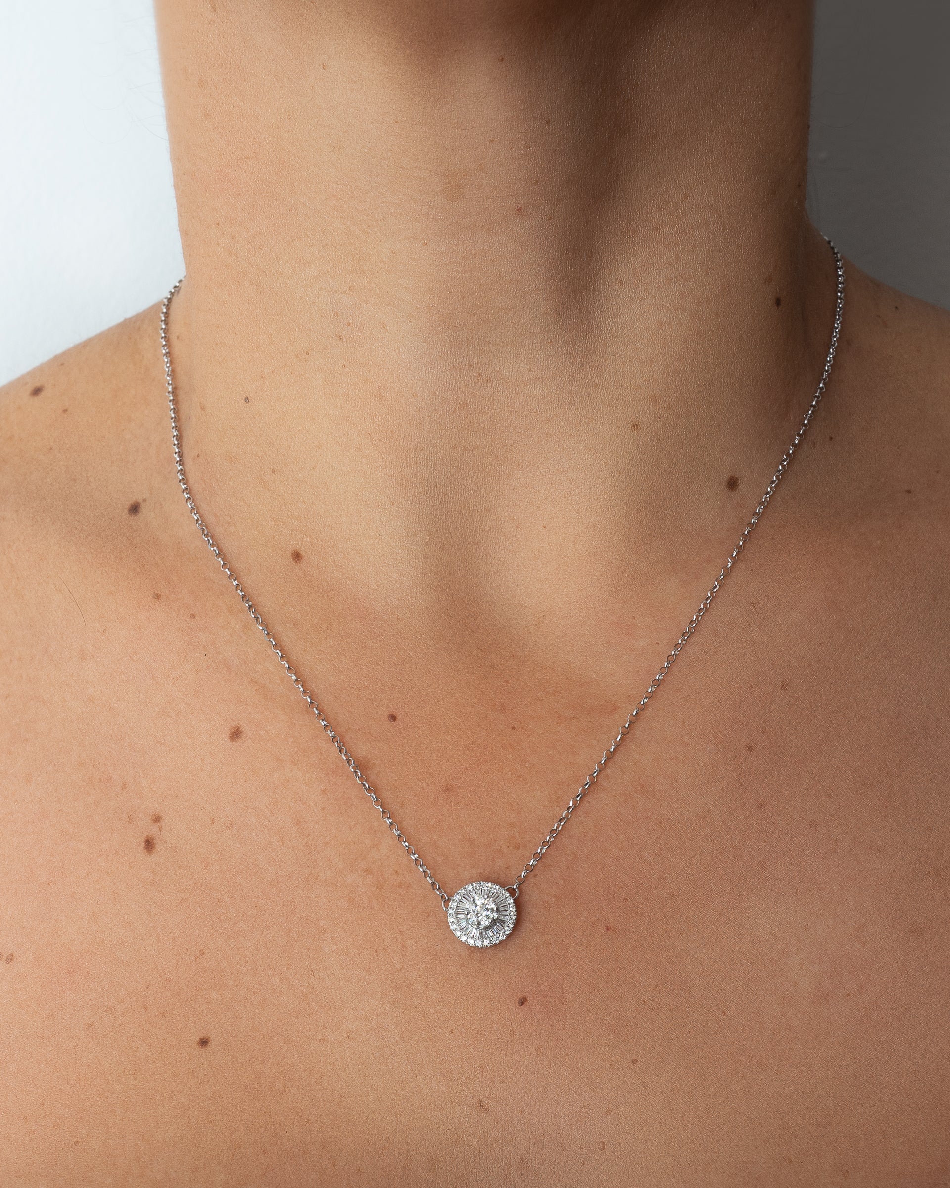Colar pizza diamante e ouro branco 18k