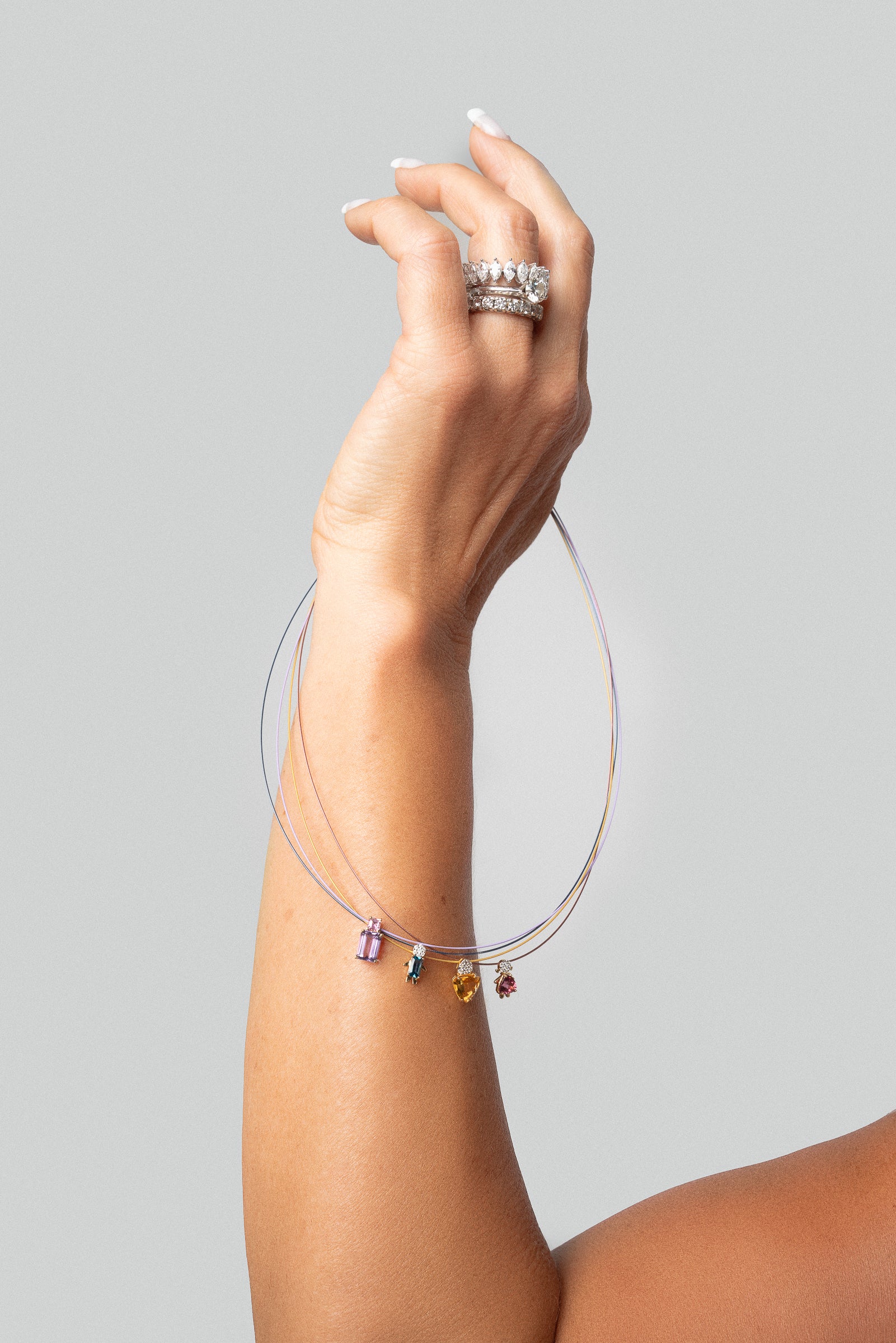Colar Fio de Nylon Amarelo com Pingente Citrino e Diamante