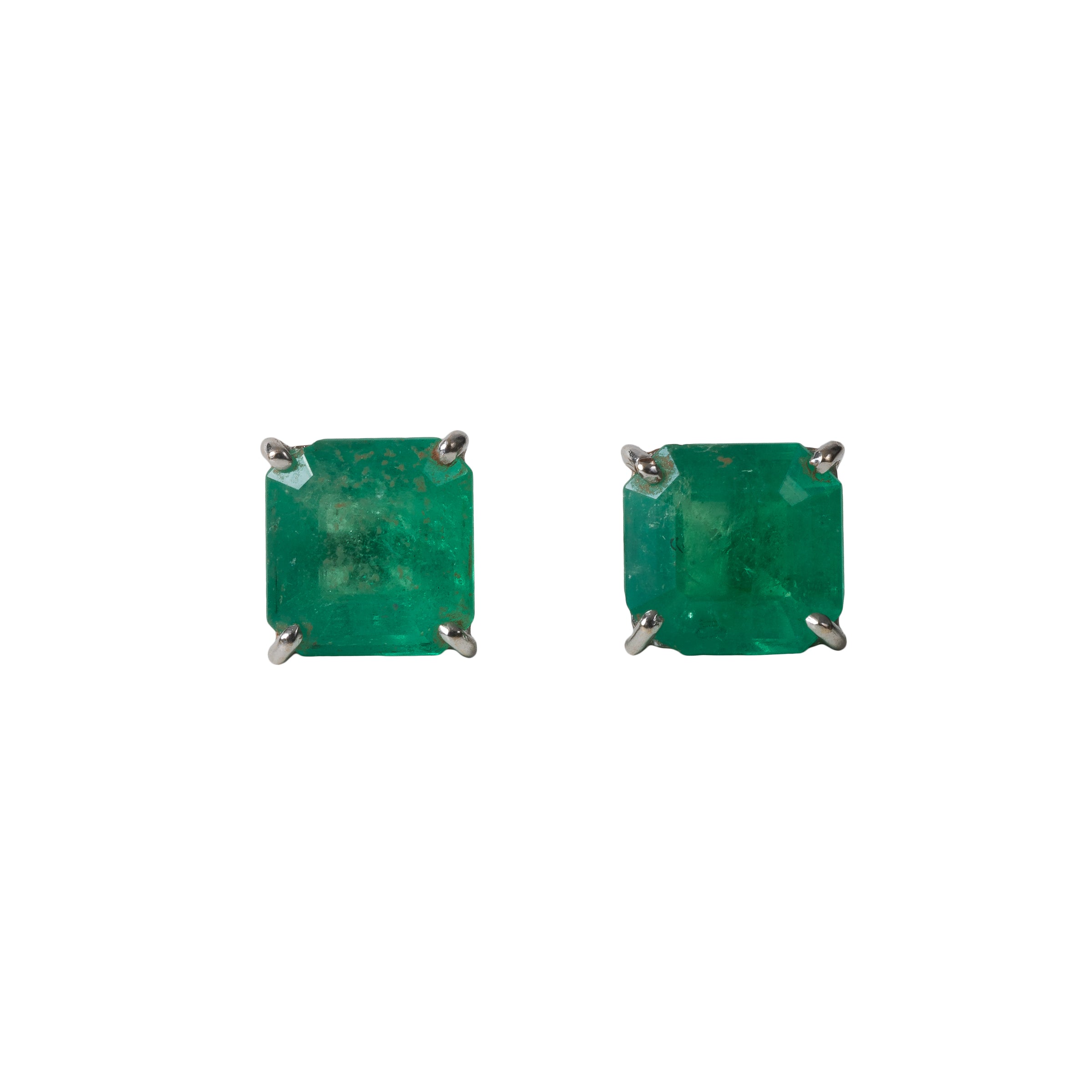 Brinco Stud Esmeralda e Ouro 18k