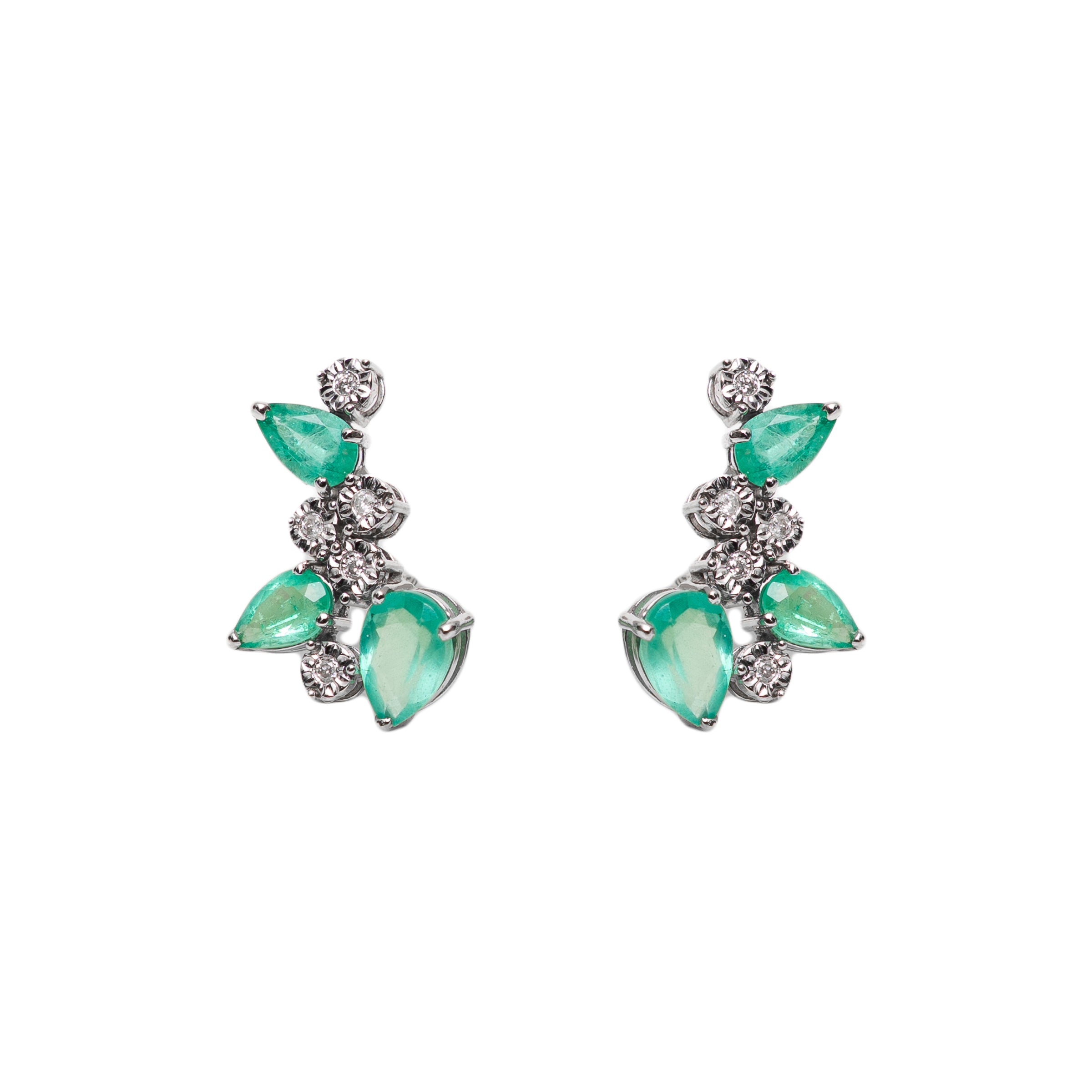 Brinco ear cuff com 6 esmeraldas e diamante, ouro 18k