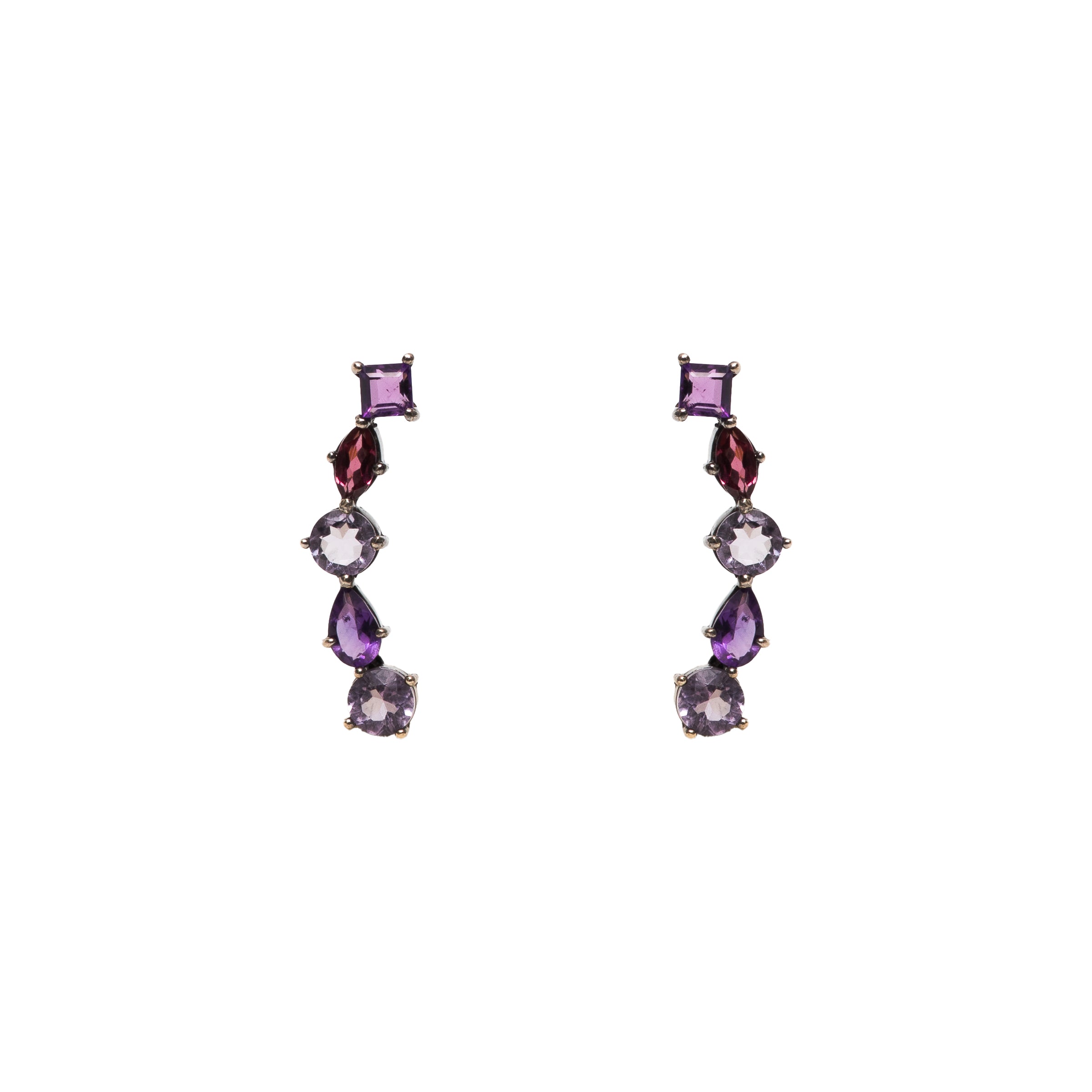 Brinco Ear Cuff negro com 2 Rodolitas e 8 Ametistas ouro 18k