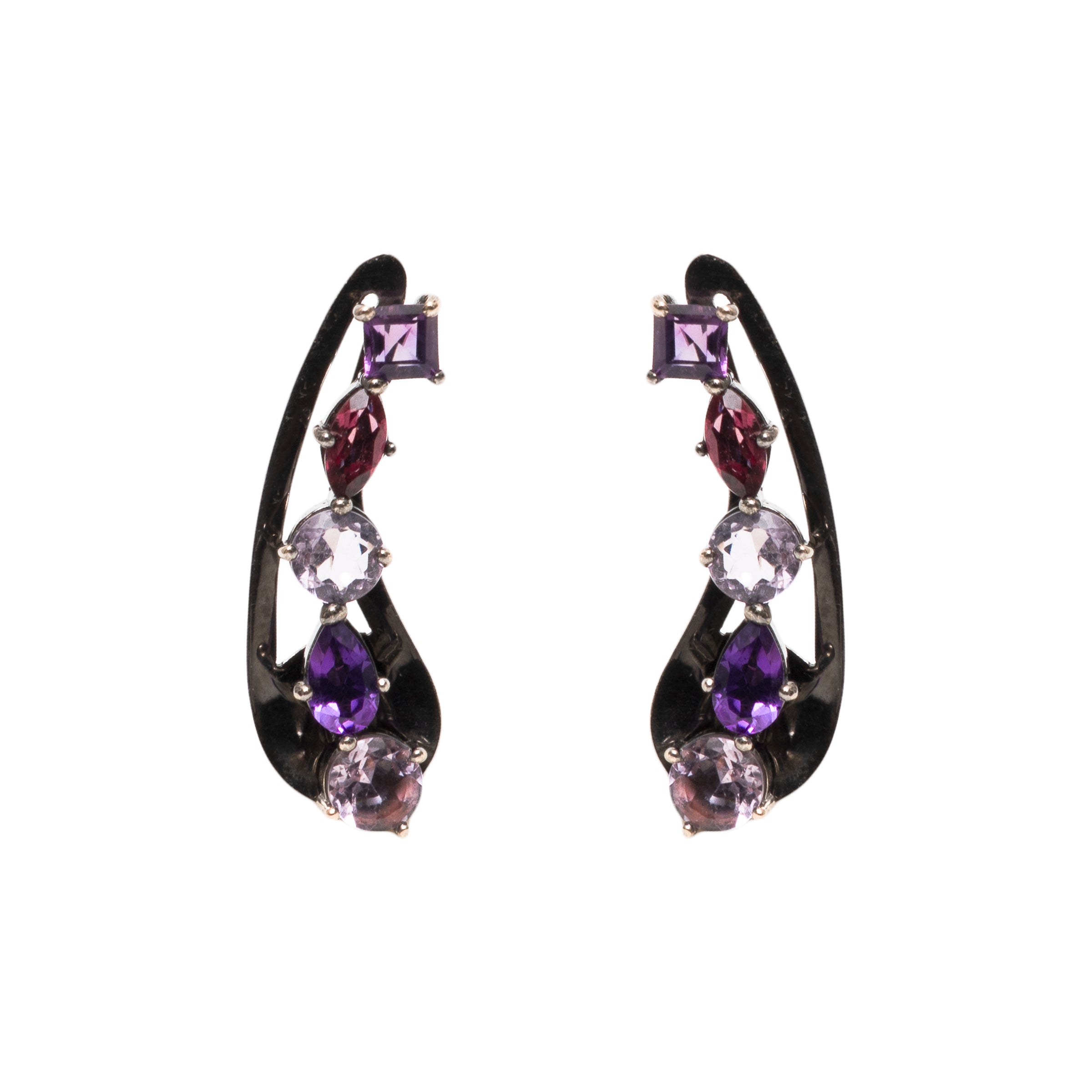 Brinco Ear Cuff negro com 2 Rodolitas e 8 Ametistas ouro 18k