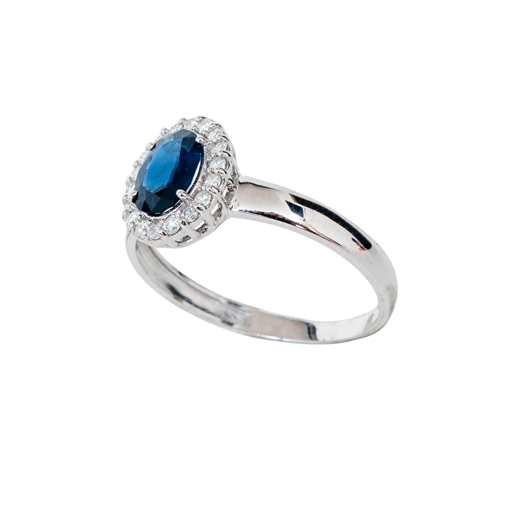 Anel oval safira, ouro 18k e diamante