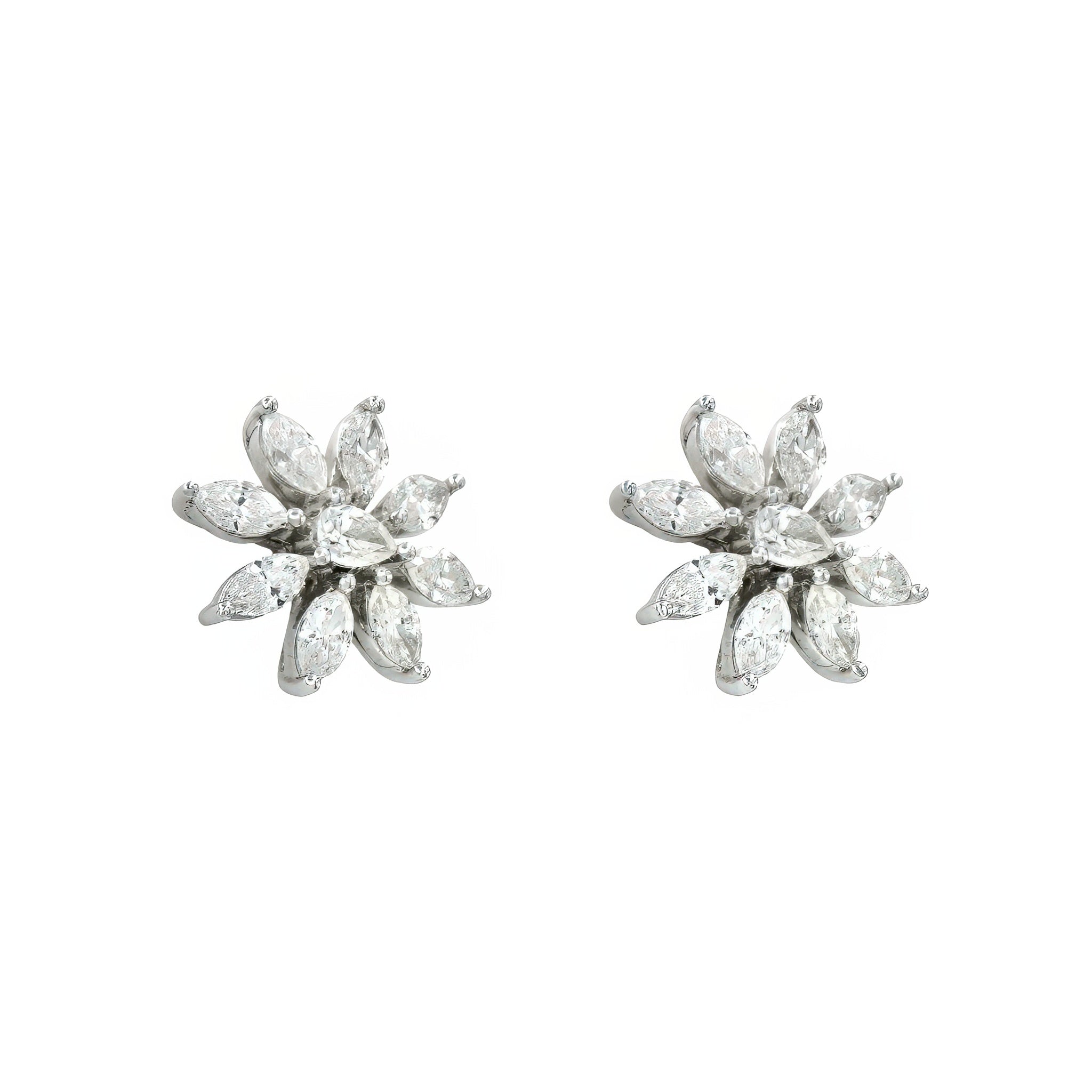 Brinco Magnólia flor de diamante e ouro 18k