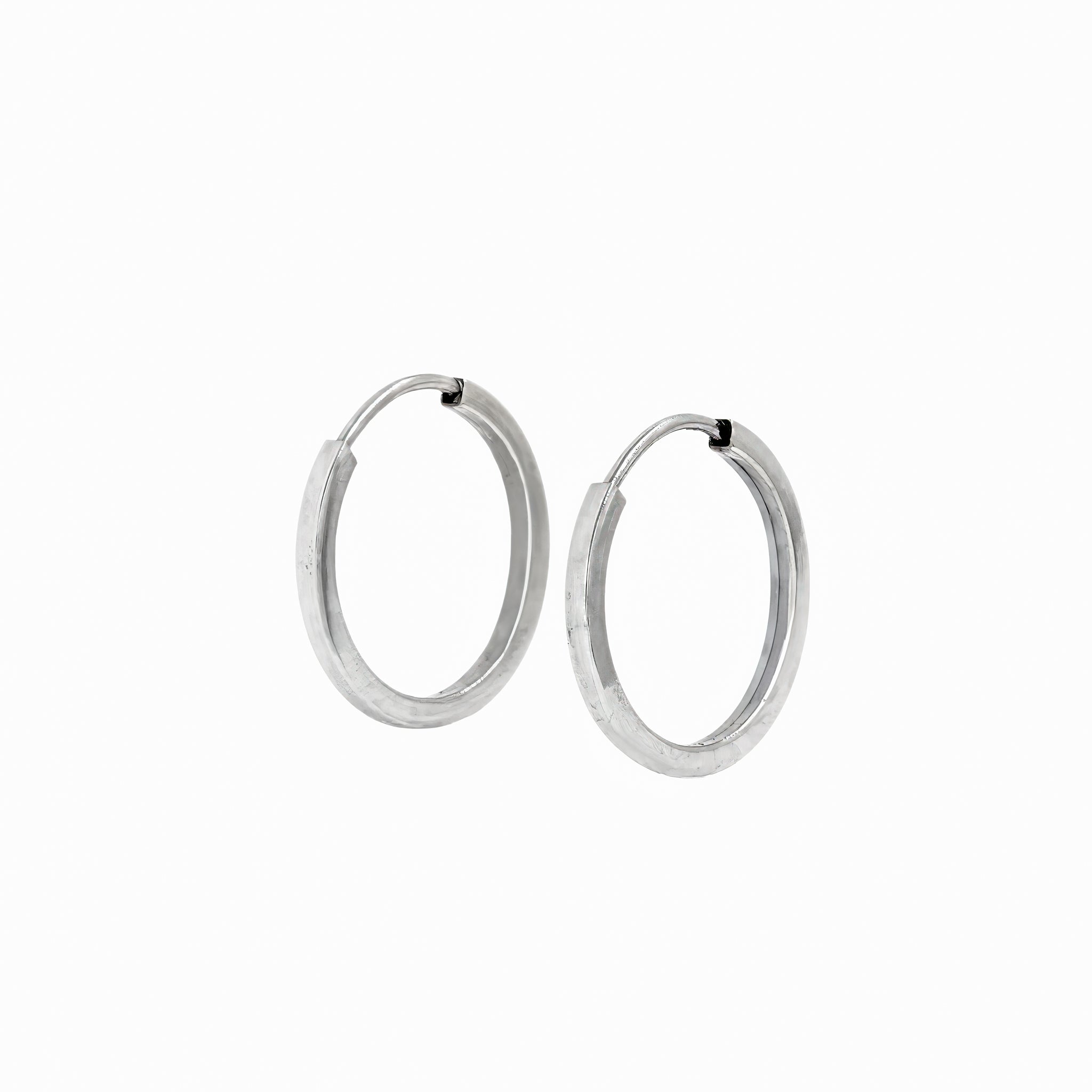 Brinco argola fio quadrado ouro 18k