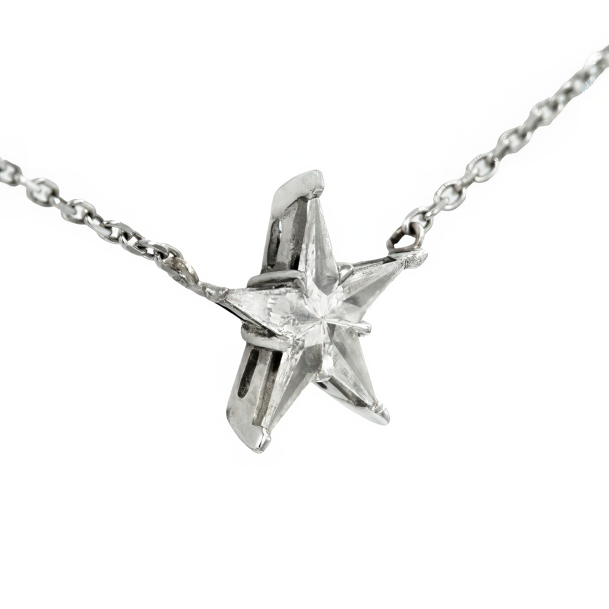 Gargantilha Estrela de  diamante e ouro 18k