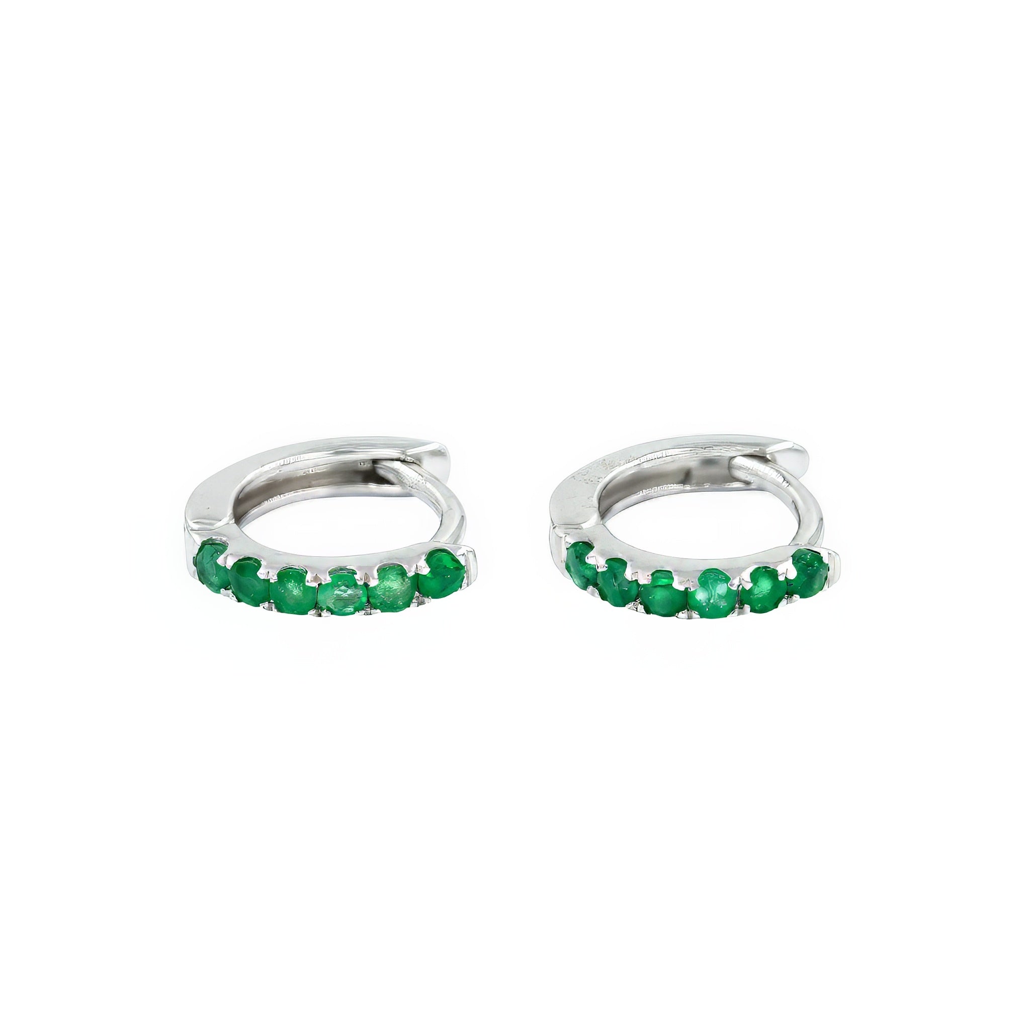 Brinco mini argola de esmeralda e ouro 18k