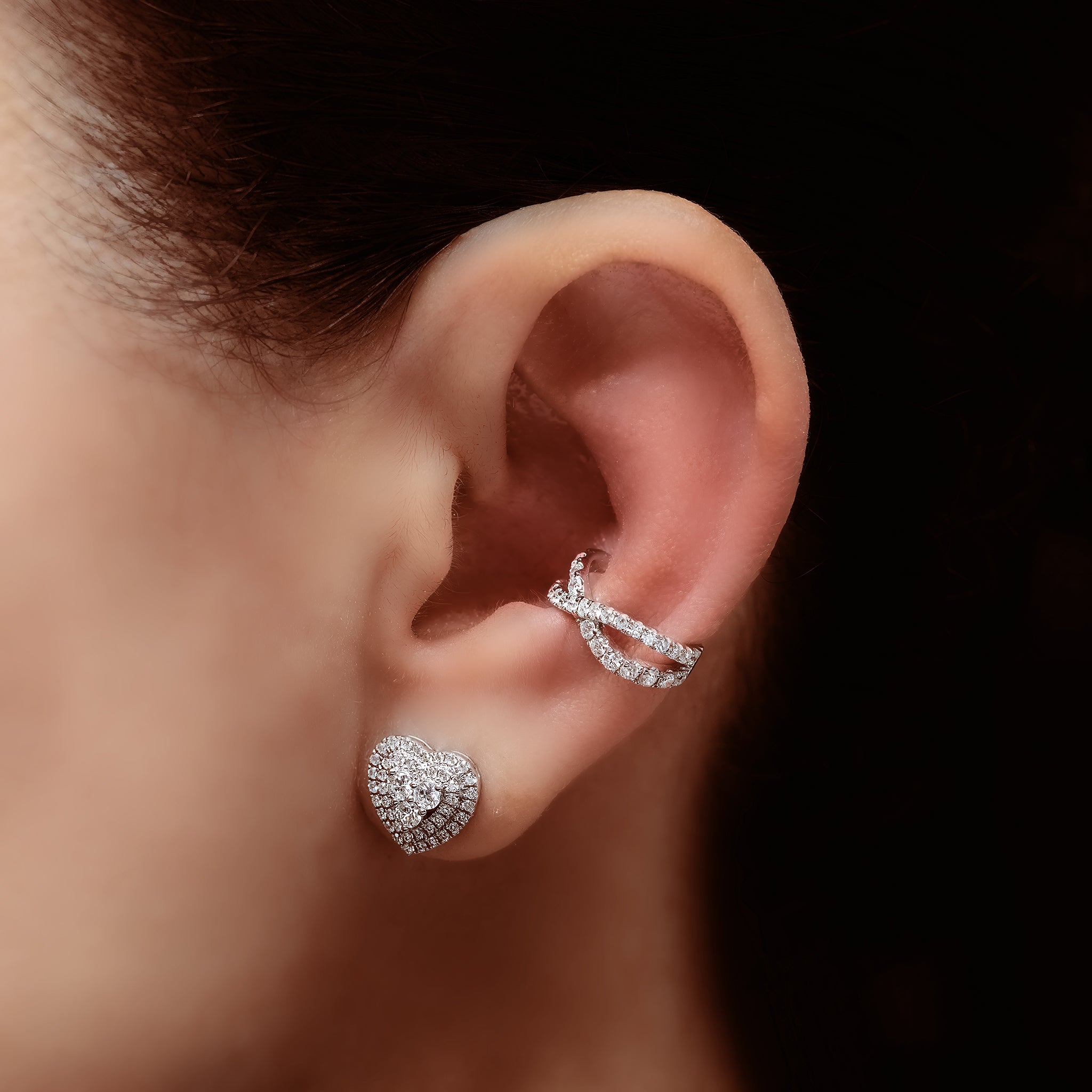 Brinco piercing 'X' de diamante e ouro 18k