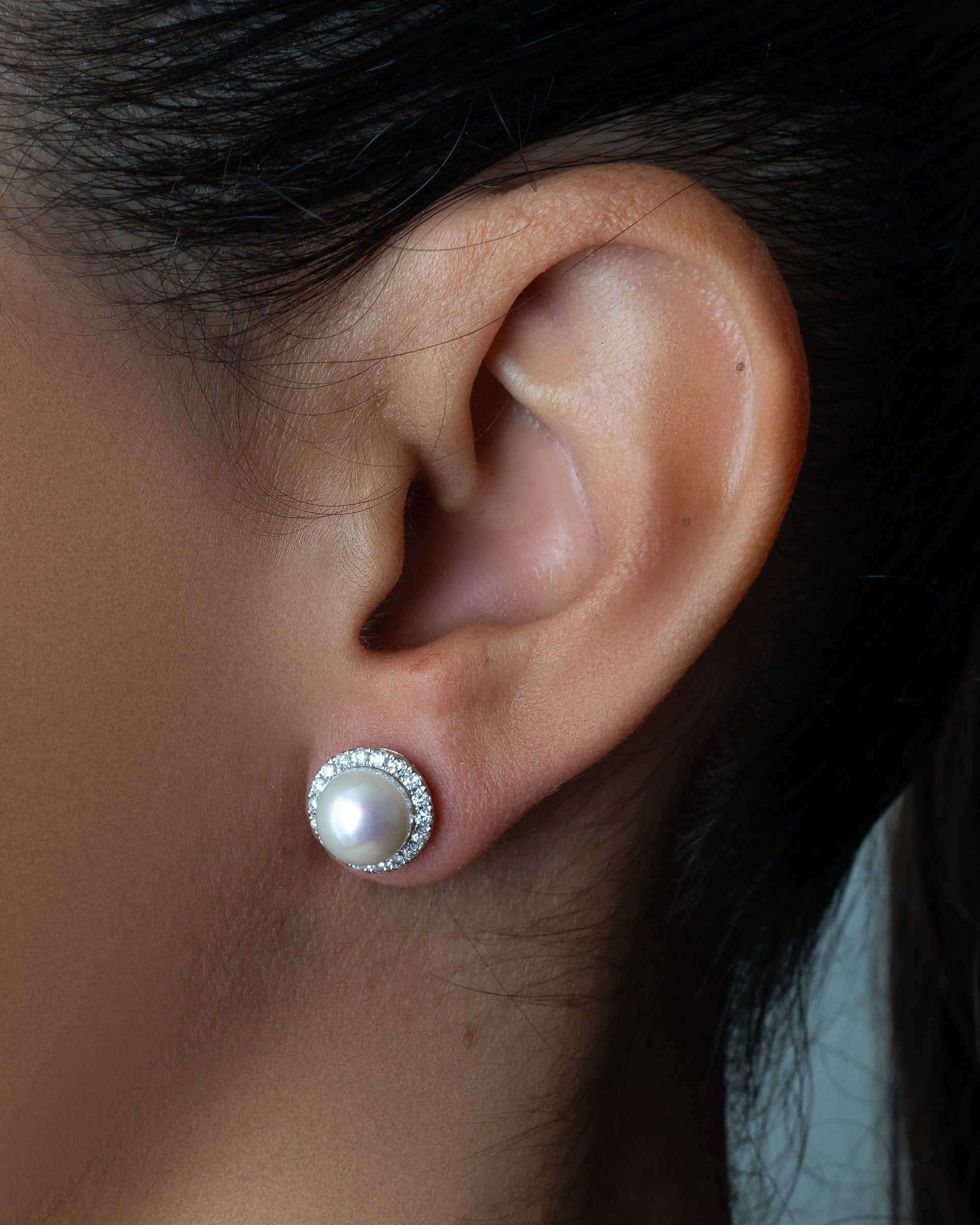Brinco pérola natural e diamante, ouro 18k