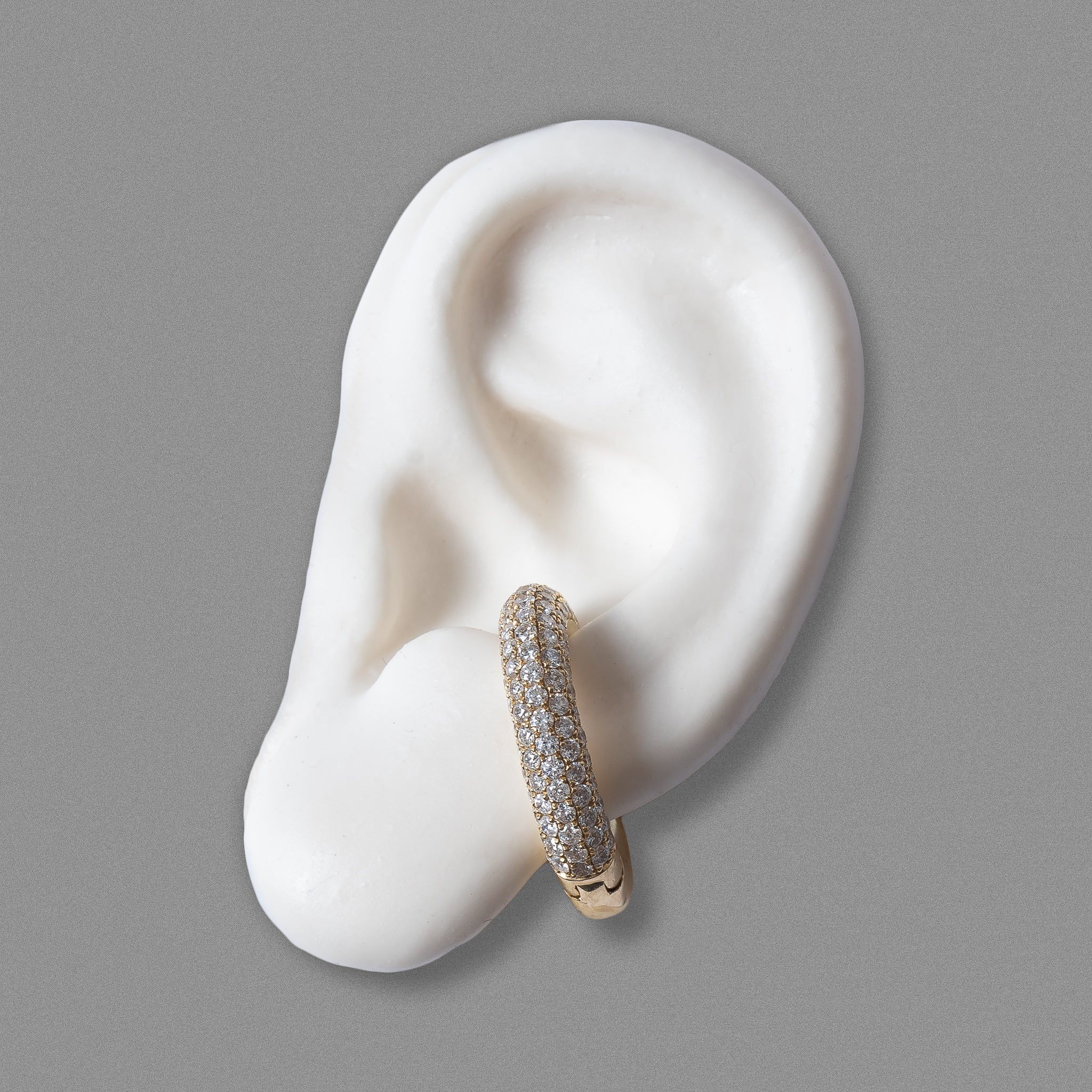 Piercing Strong diamante e Ouro 18k