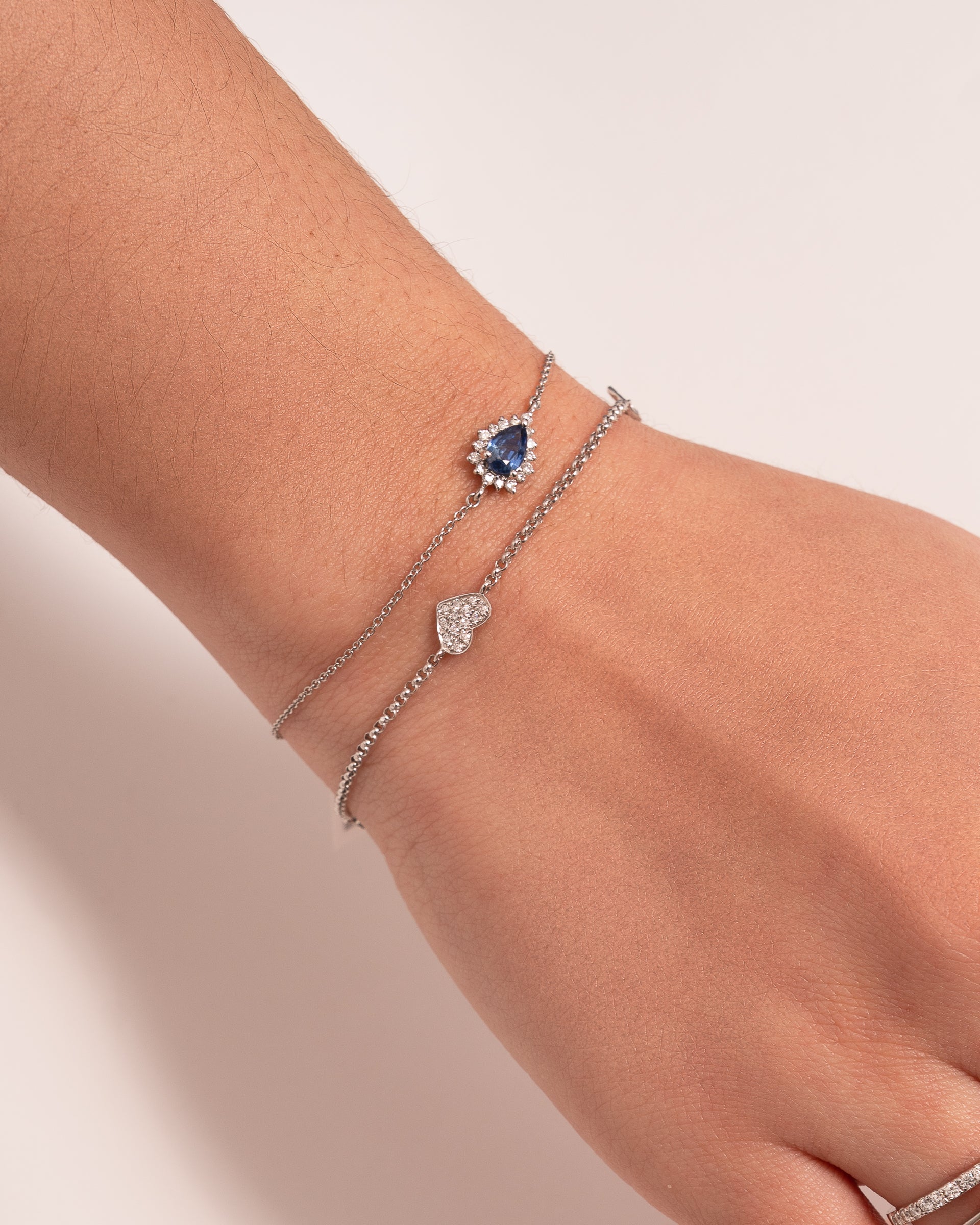 Pulseira ouro 18k com 3 corações de diamante