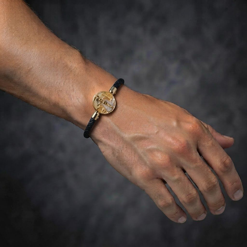 Pulseira masculina em couro, brilhante e ouro 18k medalha Basilica e Nossa Senhora Aparecida