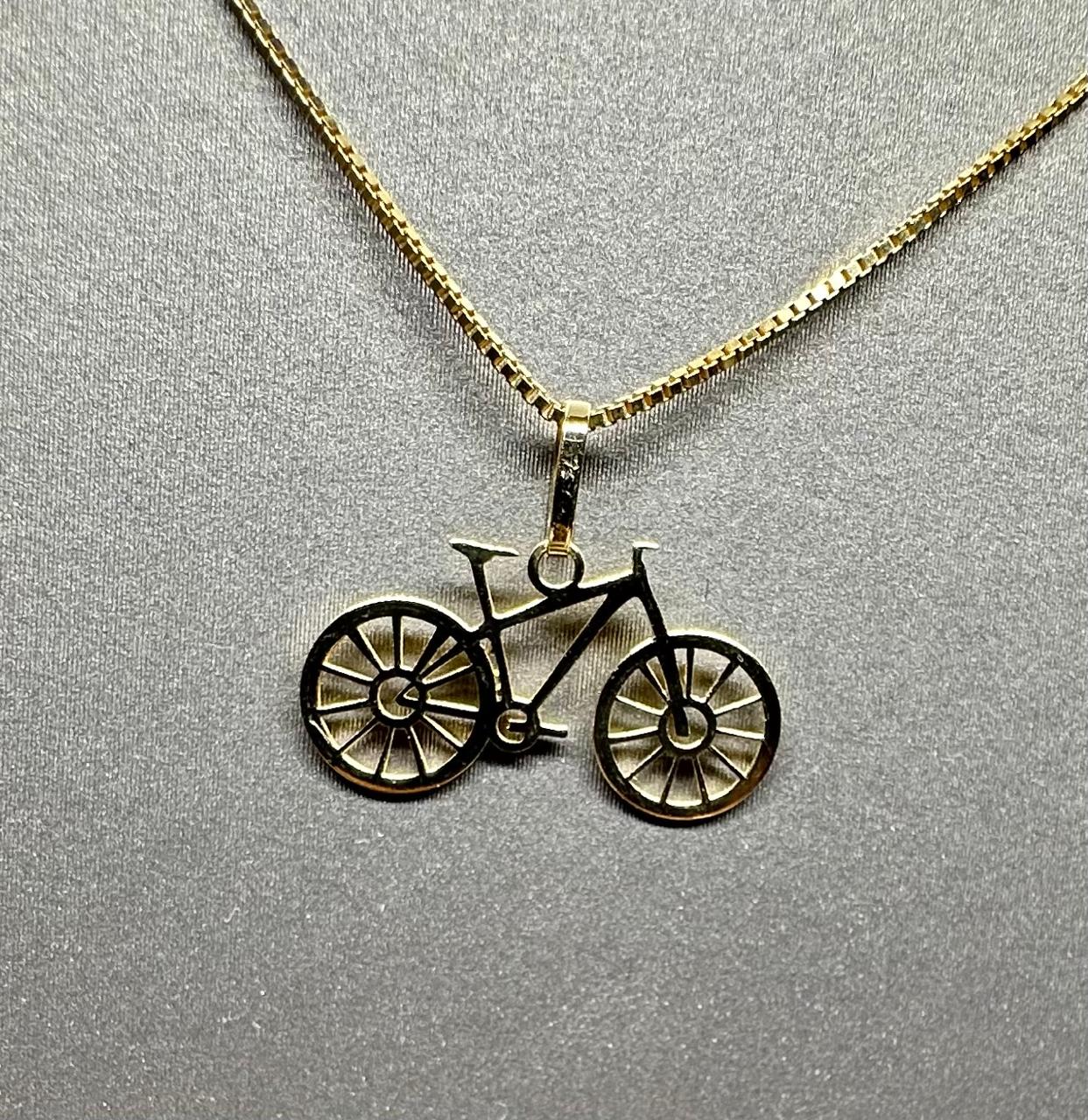 Pingente de bicicleta em ouro 18k, alta joalheria, joias de luxo e peças exclusivas Rose Mafra.