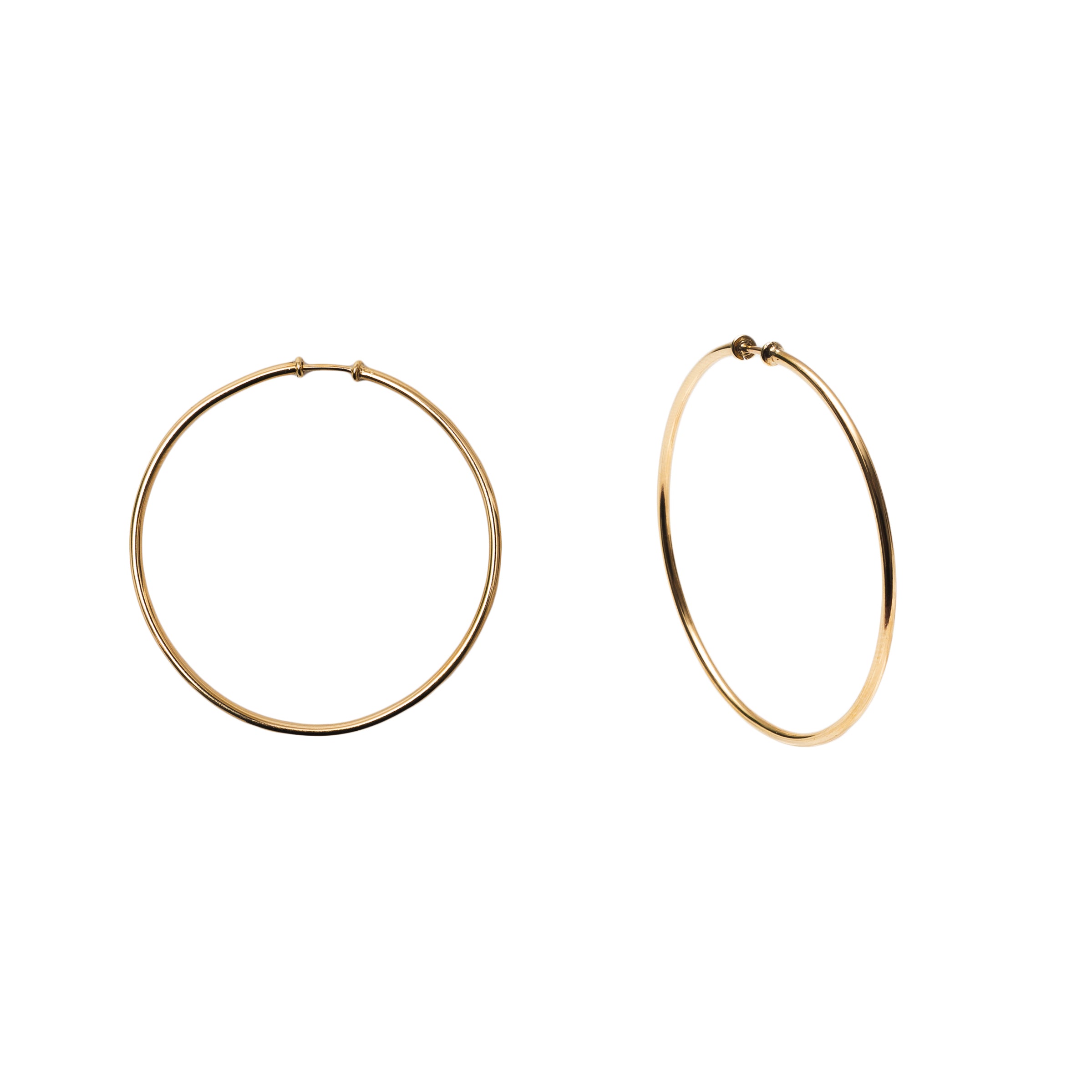 Argolas grandes em ouro 18k da coleção especial, peça clássica de joalheria de luxo Rose Mafra.