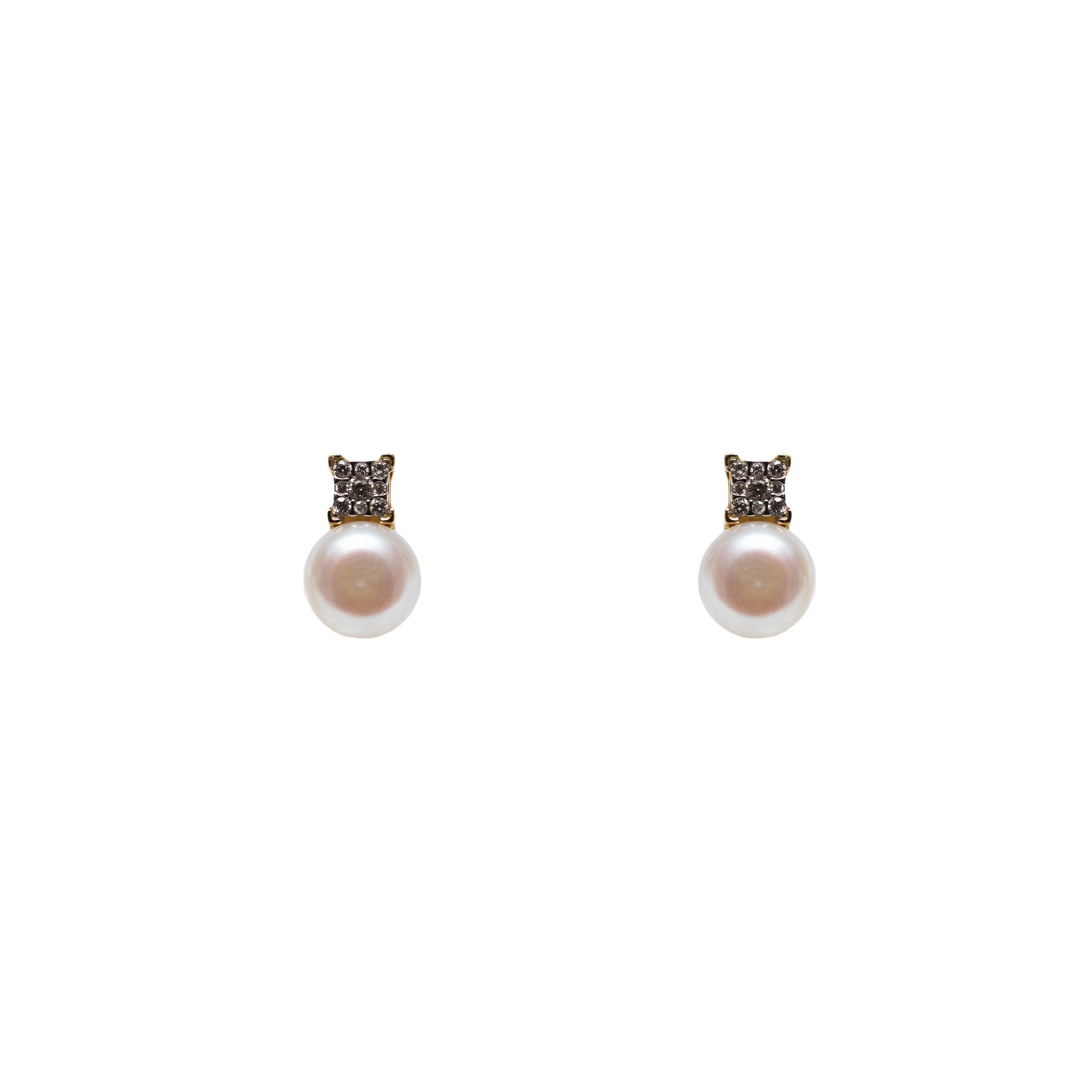 Par de brincos com base quadrada cravejada e pérola pendente em ouro 18k, uma opção de presente sofisticado Rose Mafra.